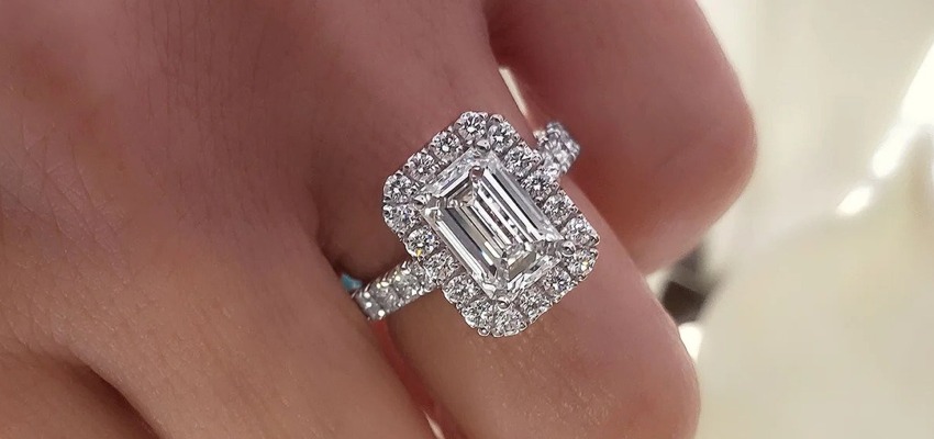 emerald engagement ring Diamond Jewelry